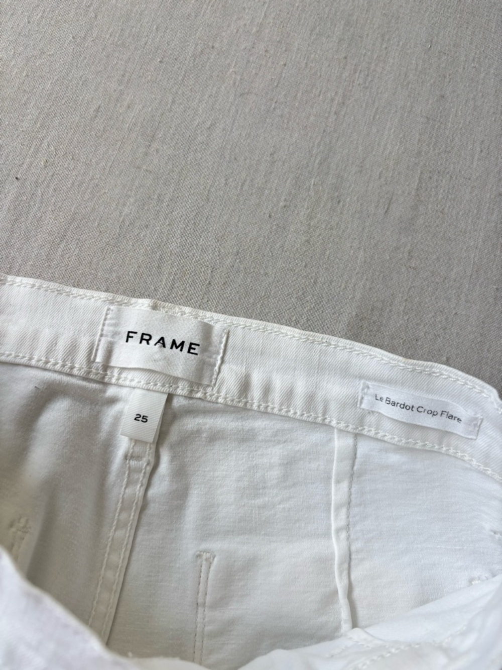 FRAME Le Bardot Crop Flare Jeans White Blanc Mid Rise Size 25 - Picture 3 of 10